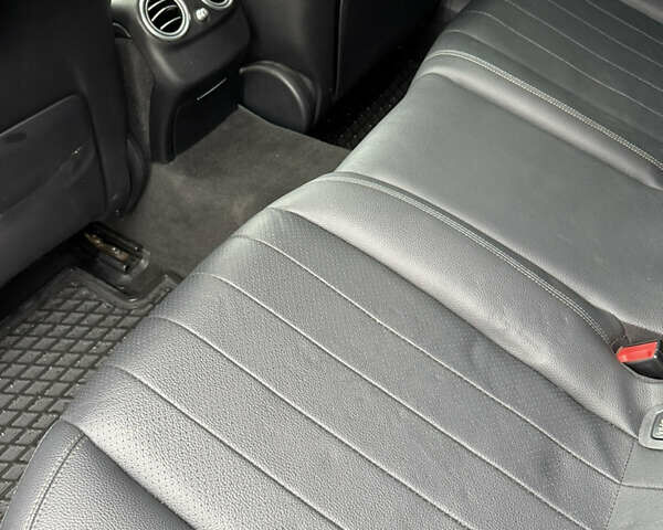 Черный Мерседес Е-Класс, объемом двигателя 2 л и пробегом 36 тыс. км за 36000 $, фото 10 на Automoto.ua