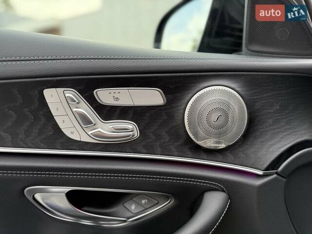 Чорний Мерседес Е-Клас, об'ємом двигуна 1.95 л та пробігом 44 тис. км за 55500 $, фото 37 на Automoto.ua