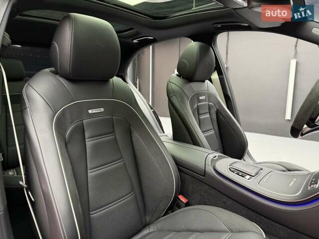 Черный Мерседес Е-Класс, объемом двигателя 4 л и пробегом 47 тыс. км за 113900 $, фото 58 на Automoto.ua