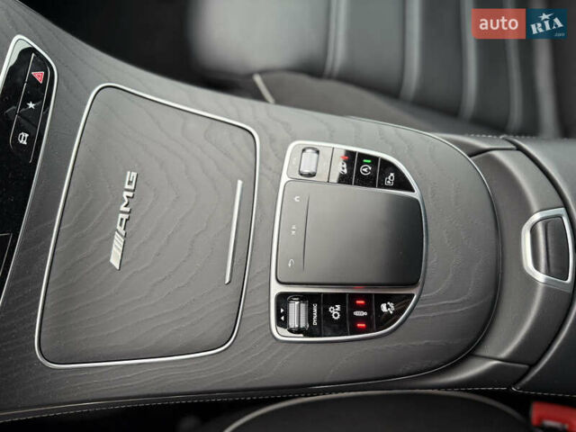 Черный Мерседес Е-Класс, объемом двигателя 4 л и пробегом 47 тыс. км за 120000 $, фото 25 на Automoto.ua