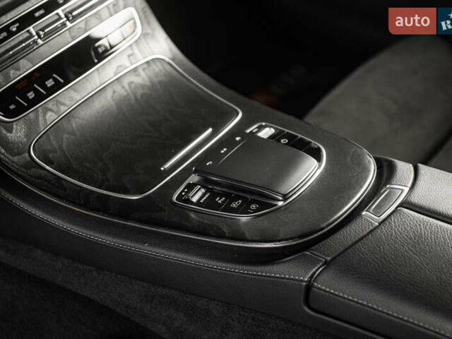 Чорний Мерседес Е-Клас, об'ємом двигуна 1.99 л та пробігом 31 тис. км за 51500 $, фото 27 на Automoto.ua