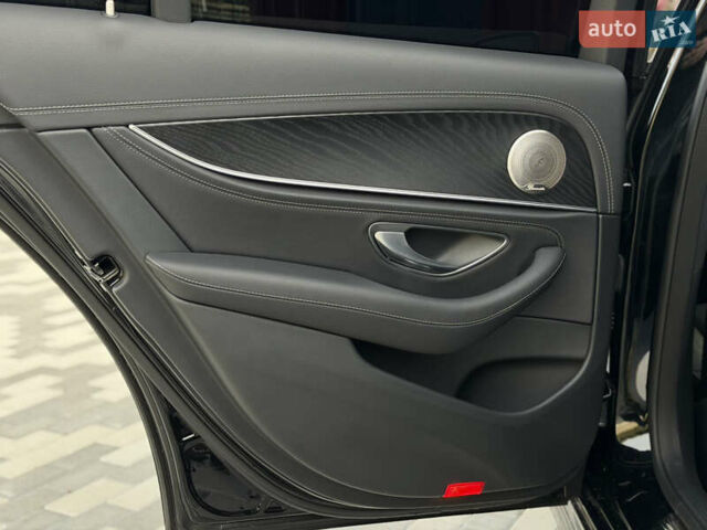 Черный Мерседес Е-Класс, объемом двигателя 2 л и пробегом 60 тыс. км за 61500 $, фото 19 на Automoto.ua