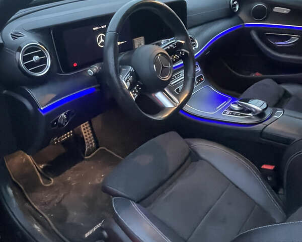 Чорний Мерседес Е-Клас, об'ємом двигуна 1.99 л та пробігом 32 тис. км за 39704 $, фото 5 на Automoto.ua