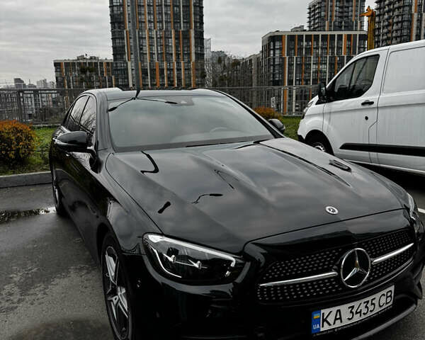 Черный Мерседес Е-Класс, объемом двигателя 2 л и пробегом 70 тыс. км за 51999 $, фото 3 на Automoto.ua