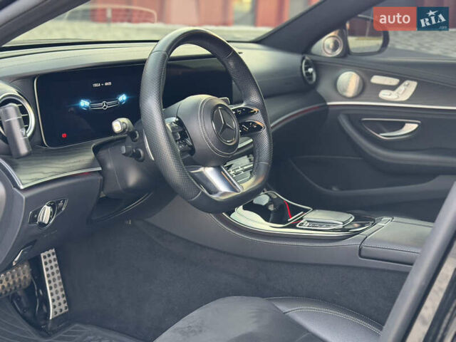 Черный Мерседес Е-Класс, объемом двигателя 2 л и пробегом 60 тыс. км за 61500 $, фото 15 на Automoto.ua