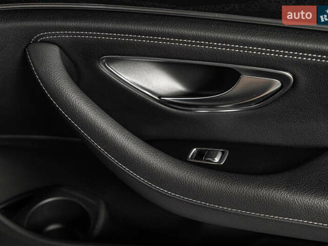 Чорний Мерседес Е-Клас, об'ємом двигуна 1.99 л та пробігом 31 тис. км за 51500 $, фото 18 на Automoto.ua