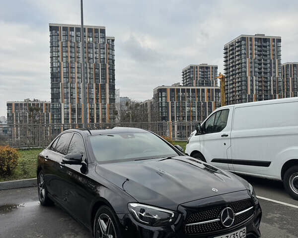 Черный Мерседес Е-Класс, объемом двигателя 2 л и пробегом 70 тыс. км за 51999 $, фото 1 на Automoto.ua