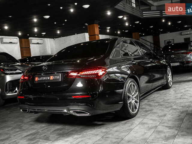 Чорний Мерседес Е-Клас, об'ємом двигуна 1.99 л та пробігом 31 тис. км за 51500 $, фото 9 на Automoto.ua