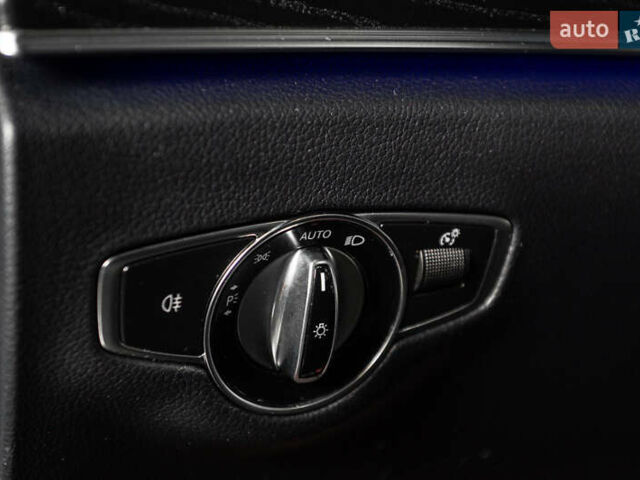 Чорний Мерседес Е-Клас, об'ємом двигуна 1.99 л та пробігом 31 тис. км за 51500 $, фото 26 на Automoto.ua