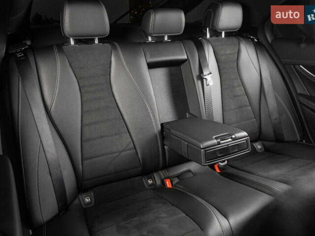 Чорний Мерседес Е-Клас, об'ємом двигуна 1.99 л та пробігом 31 тис. км за 51500 $, фото 53 на Automoto.ua