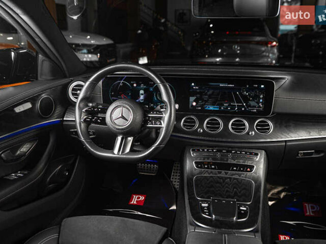 Чорний Мерседес Е-Клас, об'ємом двигуна 1.99 л та пробігом 31 тис. км за 51500 $, фото 44 на Automoto.ua