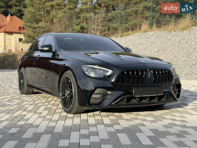 Черный Мерседес Е-Класс, объемом двигателя 2 л и пробегом 60 тыс. км за 61500 $, фото 1 на Automoto.ua