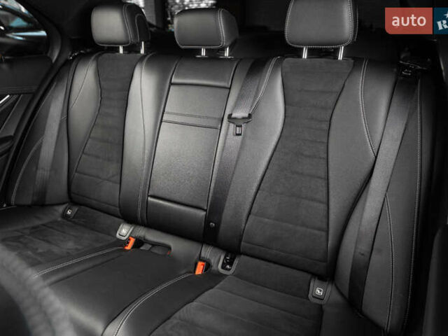 Чорний Мерседес Е-Клас, об'ємом двигуна 1.99 л та пробігом 31 тис. км за 51500 $, фото 51 на Automoto.ua