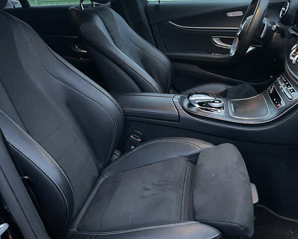 Чорний Мерседес Е-Клас, об'ємом двигуна 1.99 л та пробігом 32 тис. км за 39704 $, фото 6 на Automoto.ua