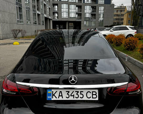 Черный Мерседес Е-Класс, объемом двигателя 2 л и пробегом 70 тыс. км за 51999 $, фото 6 на Automoto.ua