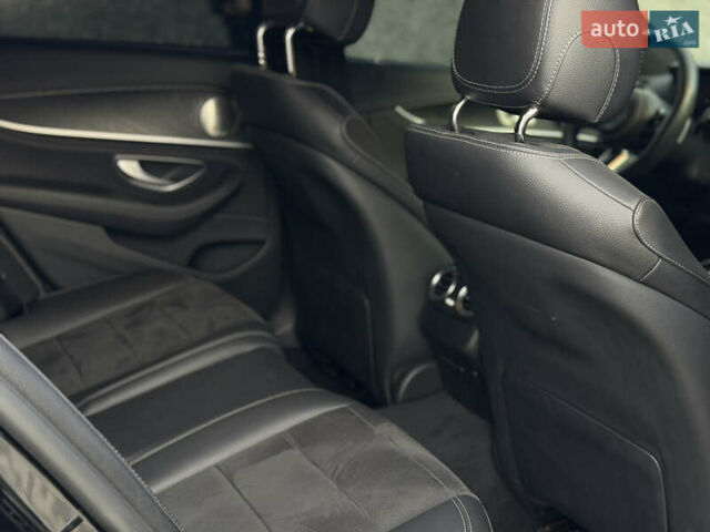 Черный Мерседес Е-Класс, объемом двигателя 2 л и пробегом 60 тыс. км за 61500 $, фото 20 на Automoto.ua