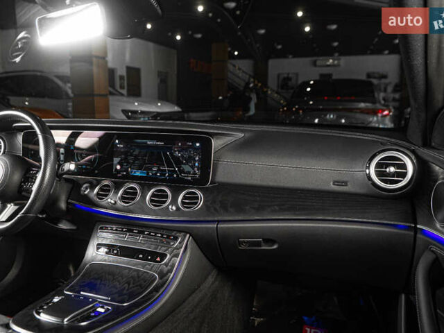 Чорний Мерседес Е-Клас, об'ємом двигуна 1.99 л та пробігом 31 тис. км за 51500 $, фото 45 на Automoto.ua