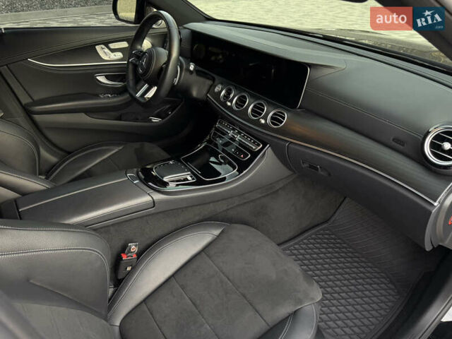 Черный Мерседес Е-Класс, объемом двигателя 2 л и пробегом 60 тыс. км за 61500 $, фото 25 на Automoto.ua