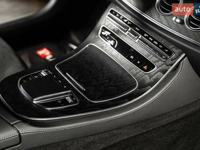 Чорний Мерседес Е-Клас, об'ємом двигуна 1.99 л та пробігом 31 тис. км за 51500 $, фото 21 на Automoto.ua