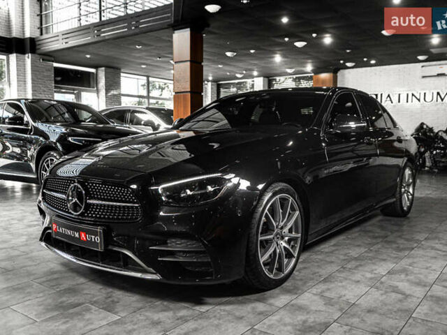 Чорний Мерседес Е-Клас, об'ємом двигуна 1.99 л та пробігом 31 тис. км за 51500 $, фото 2 на Automoto.ua