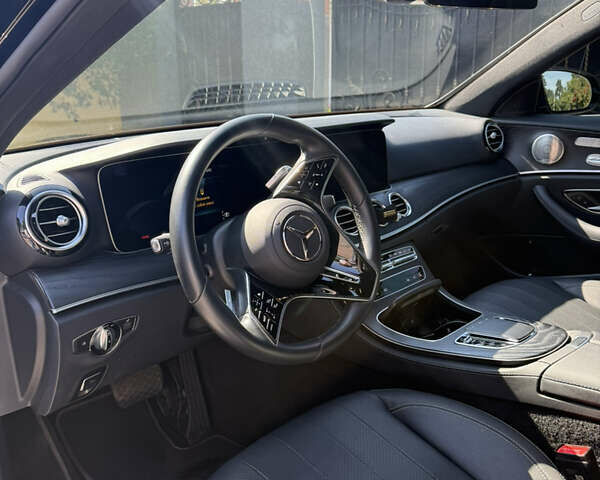 Чорний Мерседес Е-Клас, об'ємом двигуна 2 л та пробігом 19 тис. км за 62000 $, фото 11 на Automoto.ua