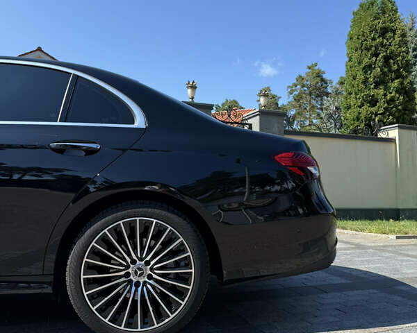 Чорний Мерседес Е-Клас, об'ємом двигуна 2 л та пробігом 19 тис. км за 62000 $, фото 2 на Automoto.ua