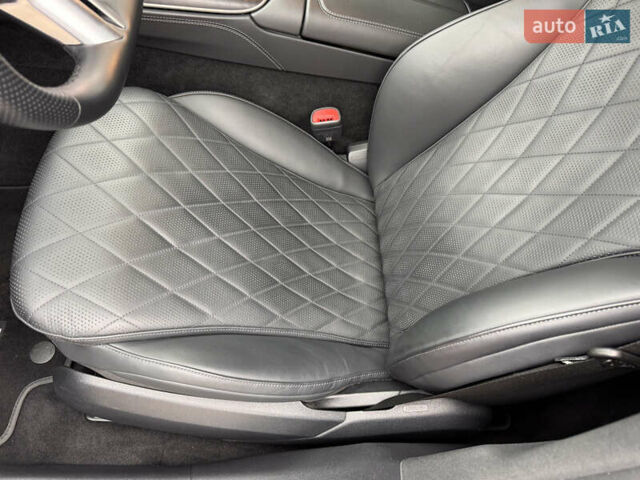 Черный Мерседес Е-Класс, объемом двигателя 2 л и пробегом 42 тыс. км за 102000 $, фото 11 на Automoto.ua