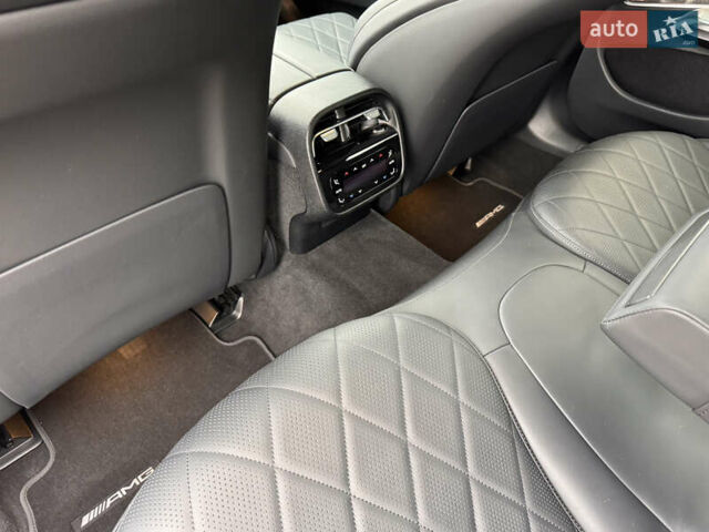 Черный Мерседес Е-Класс, объемом двигателя 2 л и пробегом 42 тыс. км за 102000 $, фото 6 на Automoto.ua