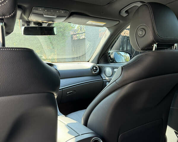 Чорний Мерседес Е-Клас, об'ємом двигуна 2 л та пробігом 19 тис. км за 62000 $, фото 7 на Automoto.ua