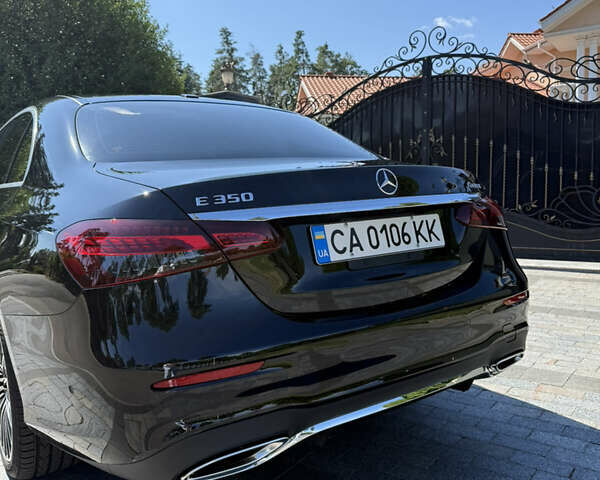 Чорний Мерседес Е-Клас, об'ємом двигуна 2 л та пробігом 19 тис. км за 62000 $, фото 3 на Automoto.ua