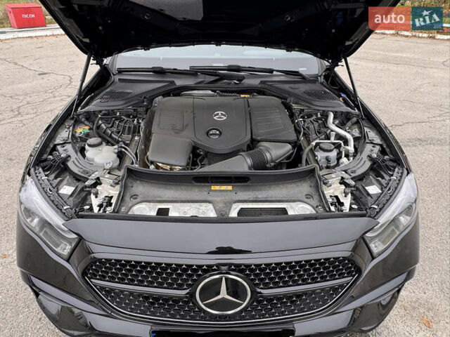 Черный Мерседес Е-Класс, объемом двигателя 2 л и пробегом 42 тыс. км за 102000 $, фото 26 на Automoto.ua