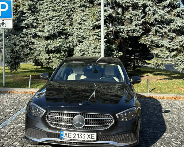 Черный Мерседес Е-Класс, объемом двигателя 2 л и пробегом 74 тыс. км за 54000 $, фото 1 на Automoto.ua