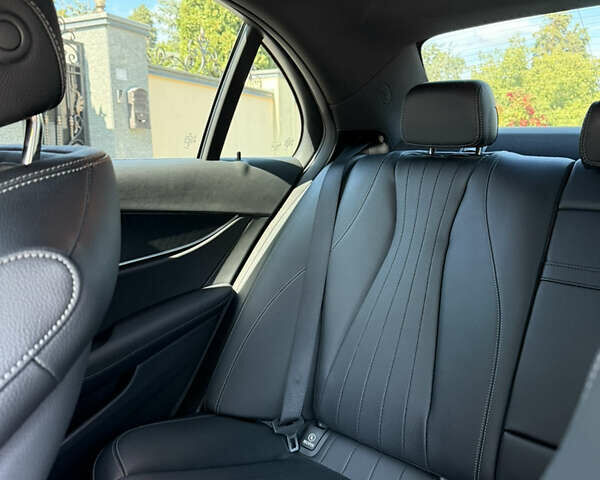 Чорний Мерседес Е-Клас, об'ємом двигуна 2 л та пробігом 19 тис. км за 62000 $, фото 13 на Automoto.ua