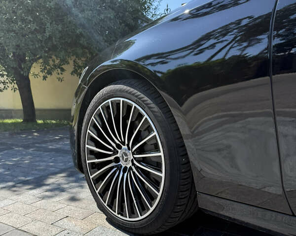 Чорний Мерседес Е-Клас, об'ємом двигуна 2 л та пробігом 19 тис. км за 62000 $, фото 1 на Automoto.ua