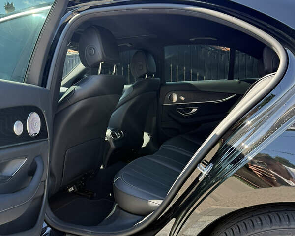 Чорний Мерседес Е-Клас, об'ємом двигуна 2 л та пробігом 19 тис. км за 62000 $, фото 6 на Automoto.ua