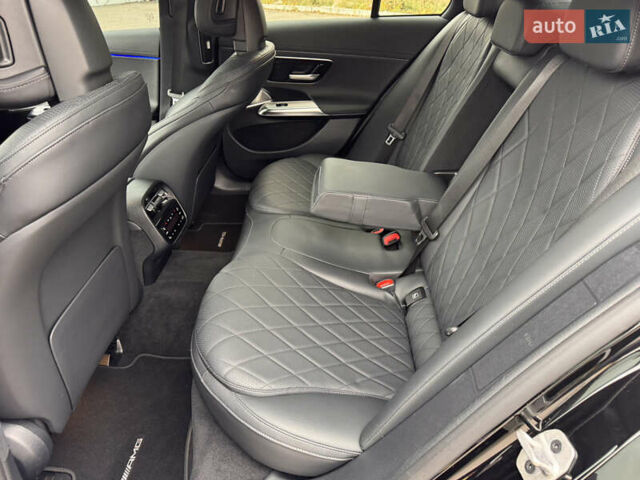 Черный Мерседес Е-Класс, объемом двигателя 2 л и пробегом 42 тыс. км за 102000 $, фото 5 на Automoto.ua