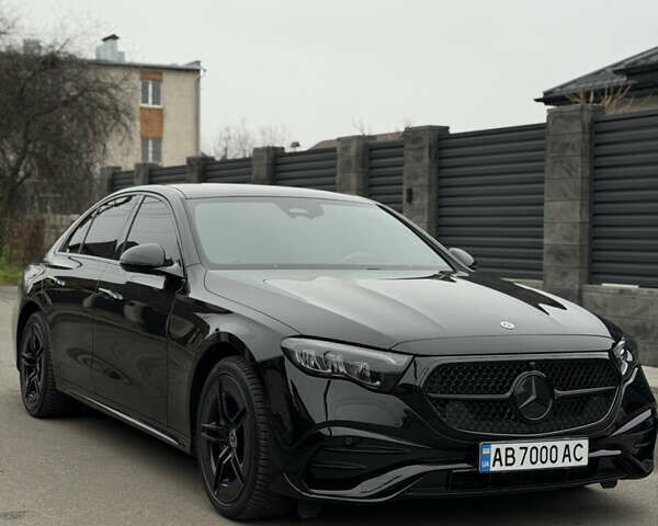 Чорний Мерседес Е-Клас, об'ємом двигуна 2 л та пробігом 25 тис. км за 87500 $, фото 1 на Automoto.ua