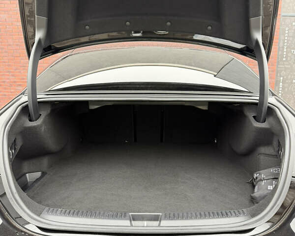 Чорний Мерседес Е-Клас, об'ємом двигуна 2 л та пробігом 25 тис. км за 87500 $, фото 12 на Automoto.ua