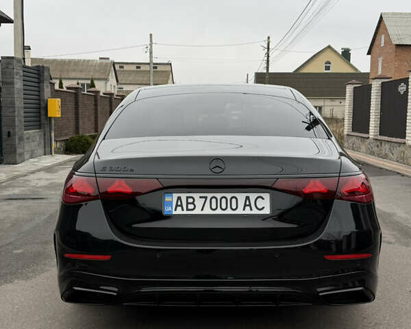 Чорний Мерседес Е-Клас, об'ємом двигуна 2 л та пробігом 25 тис. км за 87500 $, фото 31 на Automoto.ua