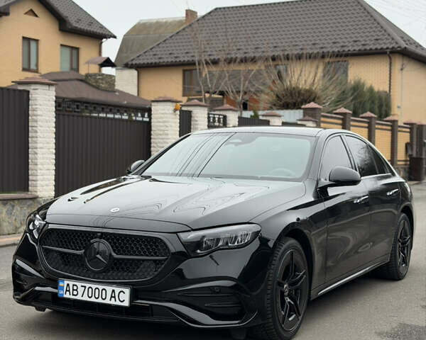 Чорний Мерседес Е-Клас, об'ємом двигуна 2 л та пробігом 25 тис. км за 87500 $, фото 3 на Automoto.ua