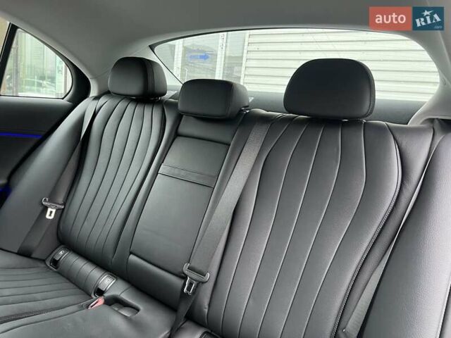 Чорний Мерседес Е-Клас, об'ємом двигуна 1.99 л та пробігом 1 тис. км за 84500 $, фото 23 на Automoto.ua