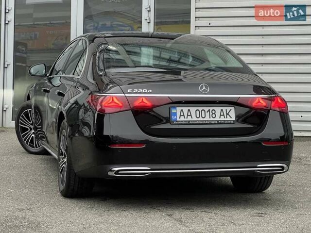 Чорний Мерседес Е-Клас, об'ємом двигуна 1.99 л та пробігом 1 тис. км за 84500 $, фото 7 на Automoto.ua