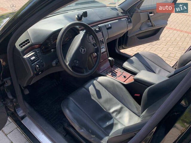 Черный Мерседес Е-Класс, объемом двигателя 2.7 л и пробегом 400 тыс. км за 4100 $, фото 7 на Automoto.ua