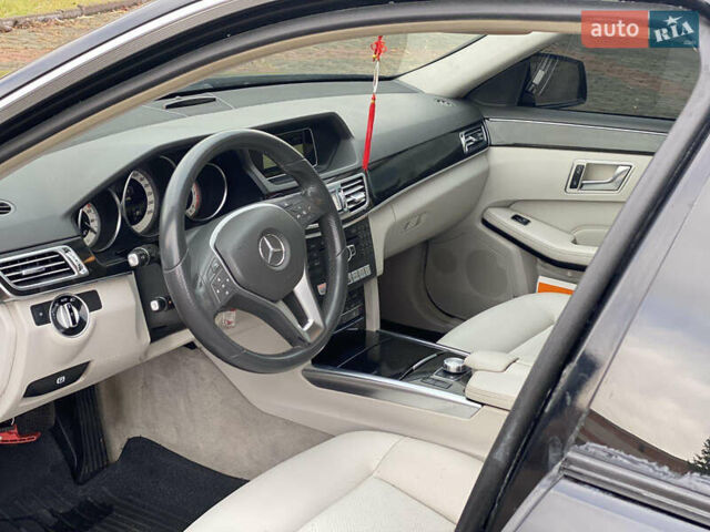 Мерседес Е-Класс 2013 в Млынове на Automoto.ua Черный Мерседес Е-Класс, объемом двигателя 2.14 л и пробегом 431 тыс. км за 19999 $, фото 15 на Automoto.ua