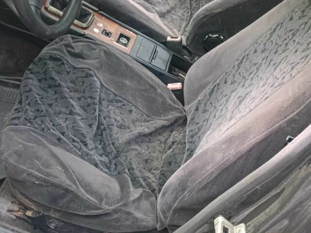 Черный Мерседес Е-Класс, объемом двигателя 2.3 л и пробегом 170 тыс. км за 1000 $, фото 12 на Automoto.ua