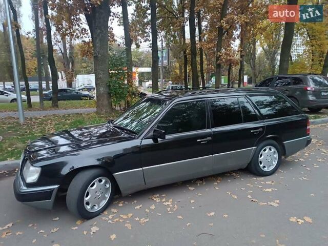 Черный Мерседес Е-Класс, объемом двигателя 2.8 л и пробегом 270 тыс. км за 4000 $, фото 2 на Automoto.ua