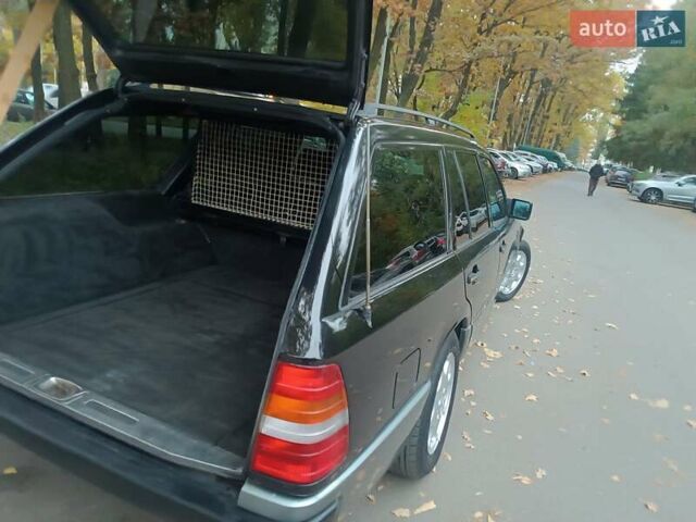 Черный Мерседес Е-Класс, объемом двигателя 2.8 л и пробегом 270 тыс. км за 4000 $, фото 17 на Automoto.ua