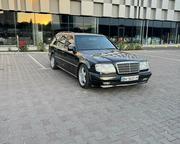 Черный Мерседес Е-Класс, объемом двигателя 2.8 л и пробегом 620 тыс. км за 4300 $, фото 5 на Automoto.ua