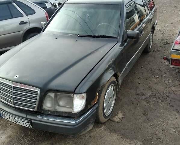 Чорний Мерседес Е-Клас, об'ємом двигуна 2 л та пробігом 511 тис. км за 1200 $, фото 4 на Automoto.ua