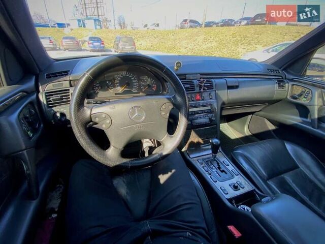 Черный Мерседес Е-Класс, объемом двигателя 4.3 л и пробегом 421 тыс. км за 6500 $, фото 9 на Automoto.ua